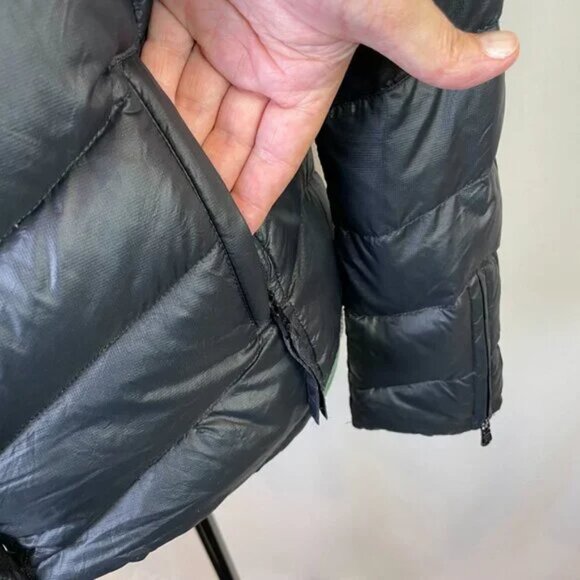 Gap Down Puffer Black Adjustable Collar Zip Cuffs Zip and Snap Closure Size XS - Picture 8 of 15